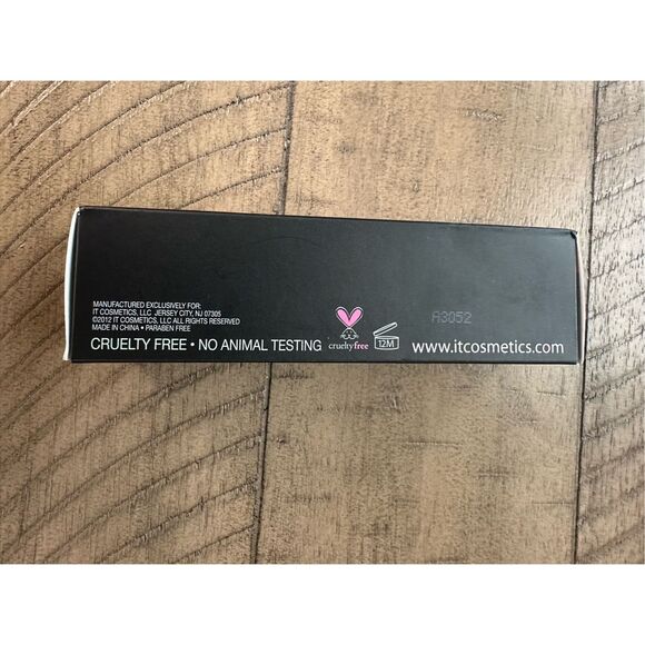 It Cosmetics It-O2 Ultra Repair Liquid Oxygen Foundation Light 30 ml New in Box - Picture 3 of 5